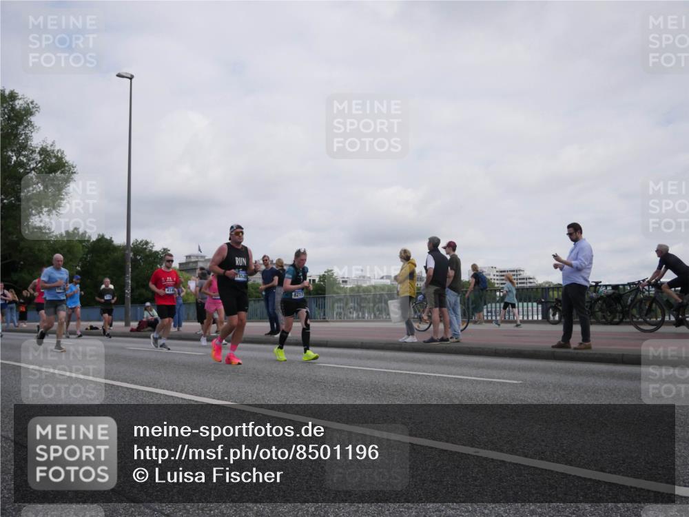 29.06.2025 - hella hamburg halbmarathon Luisa Fischer http://msf.ph/oto/8501196 29.06.2025 10:07:46 Kennedybrücke 414, 1852, 8217, 1316, 2011, 2463, 2698, 4146, 6311, 8089, 8217, 9280 meine-sportfotos.de