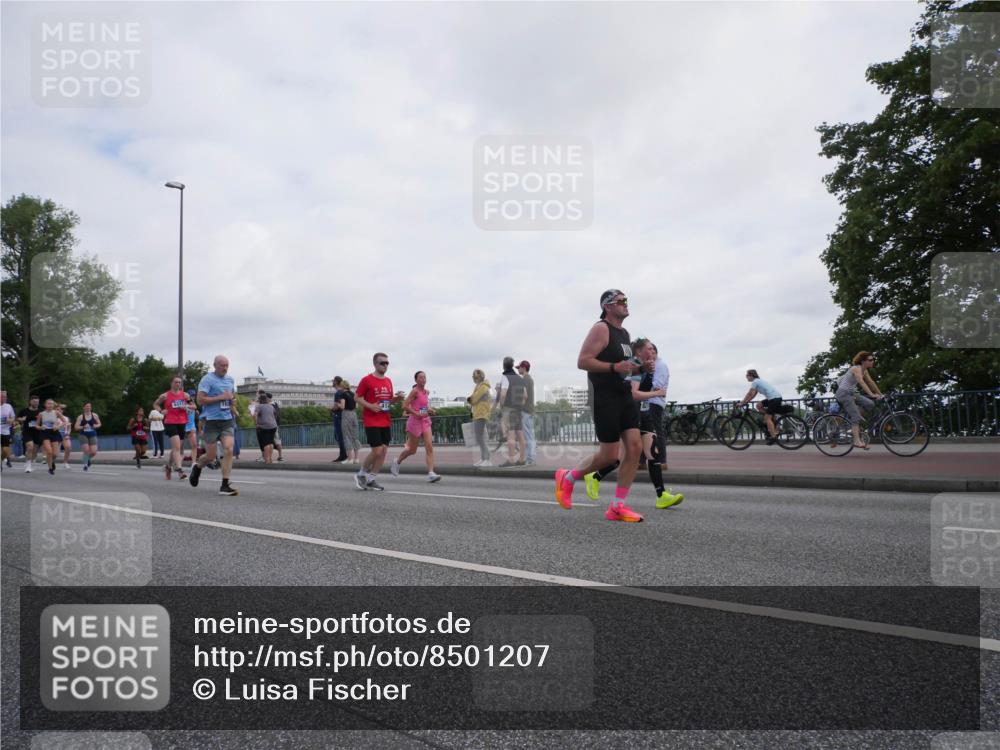 29.06.2025 - hella hamburg halbmarathon Luisa Fischer http://msf.ph/oto/8501207 29.06.2025 10:07:47 Kennedybrücke 18, 414, 1316, 2011, 2463, 2698, 3994, 4146, 6311, 8089, 8217, 9280 meine-sportfotos.de
