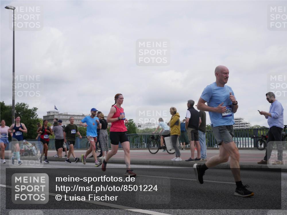 29.06.2025 - hella hamburg halbmarathon Luisa Fischer http://msf.ph/oto/8501224 29.06.2025 10:07:49 Kennedybrücke 16995, 1316, 8089, 928, 8525, 1316, 2463, 2698, 3994, 4146, 6311, 8089, 8217, 9280 meine-sportfotos.de