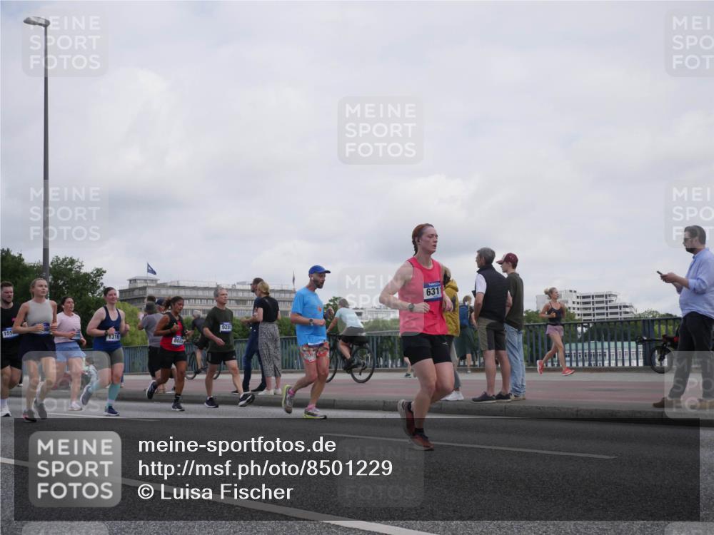 29.06.2025 - hella hamburg halbmarathon Luisa Fischer http://msf.ph/oto/8501229 29.06.2025 10:07:50 Kennedybrücke 155, 1316, 808, 9280, 6311, 1316, 2463, 2698, 3994, 4146, 6311, 8089, 8217, 9280, 10100, 10709 meine-sportfotos.de