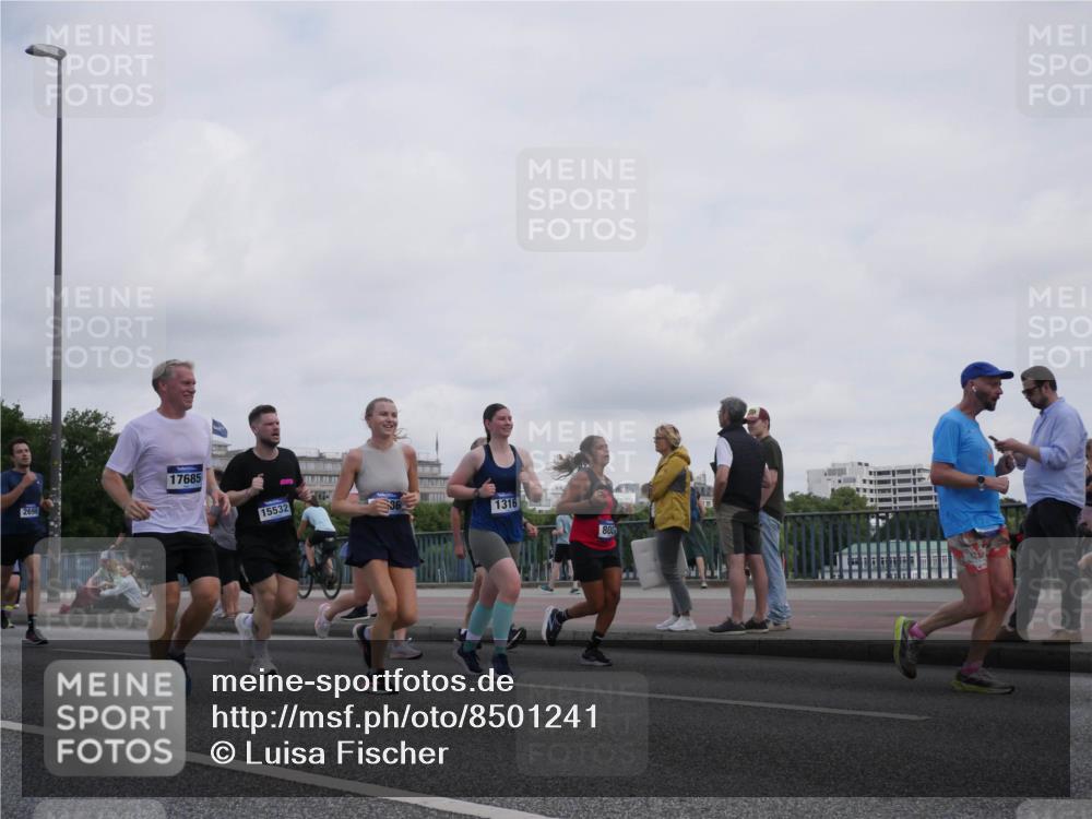 29.06.2025 - hella hamburg halbmarathon Luisa Fischer http://msf.ph/oto/8501241 29.06.2025 10:07:51 Kennedybrücke 2698, 17685, 15532, 1316, 80, 1316, 1559, 2463, 2698, 3994, 4146, 6311, 8089, 9280, 10100, 10709 meine-sportfotos.de