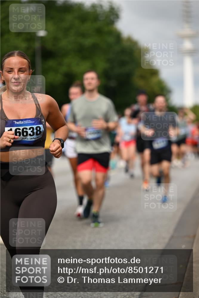 29.06.2025 - hella hamburg halbmarathon Dr. Thomas Lammeyer http://msf.ph/oto/8501271 29.06.2025 10:24:59 Kennedybrücke 1011, 2053, 2101, 2325, 2834, 2923, 2986, 3161, 3781, 3813, 3842, 4082, 4154, 4166, 4288, 4754, 4869, 5181, 5811, 5812, 6275, 6308, 6608, 6844, 6951, 8025, 8113, 8146, 8724, 8940, 9005, 9011, 9236, 9981, 10039, 10350, 10585, 10602, 10613, 10647, 11100, 11145 meine-sportfotos.de