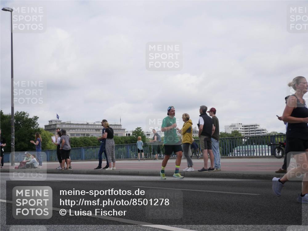 29.06.2025 - hella hamburg halbmarathon Luisa Fischer http://msf.ph/oto/8501278 29.06.2025 10:07:55 Kennedybrücke 1126, 1559, 2424, 2463, 2698, 2852, 3994, 4293, 4538, 9280, 10100, 10709, 10834 meine-sportfotos.de