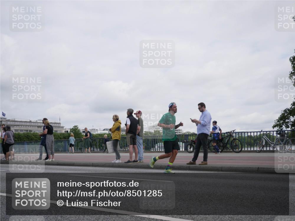 29.06.2025 - hella hamburg halbmarathon Luisa Fischer http://msf.ph/oto/8501285 29.06.2025 10:07:56 Kennedybrücke 1126, 1559, 2424, 2463, 2852, 3994, 4293, 4538, 7017, 9280, 10100, 10709, 10834 meine-sportfotos.de