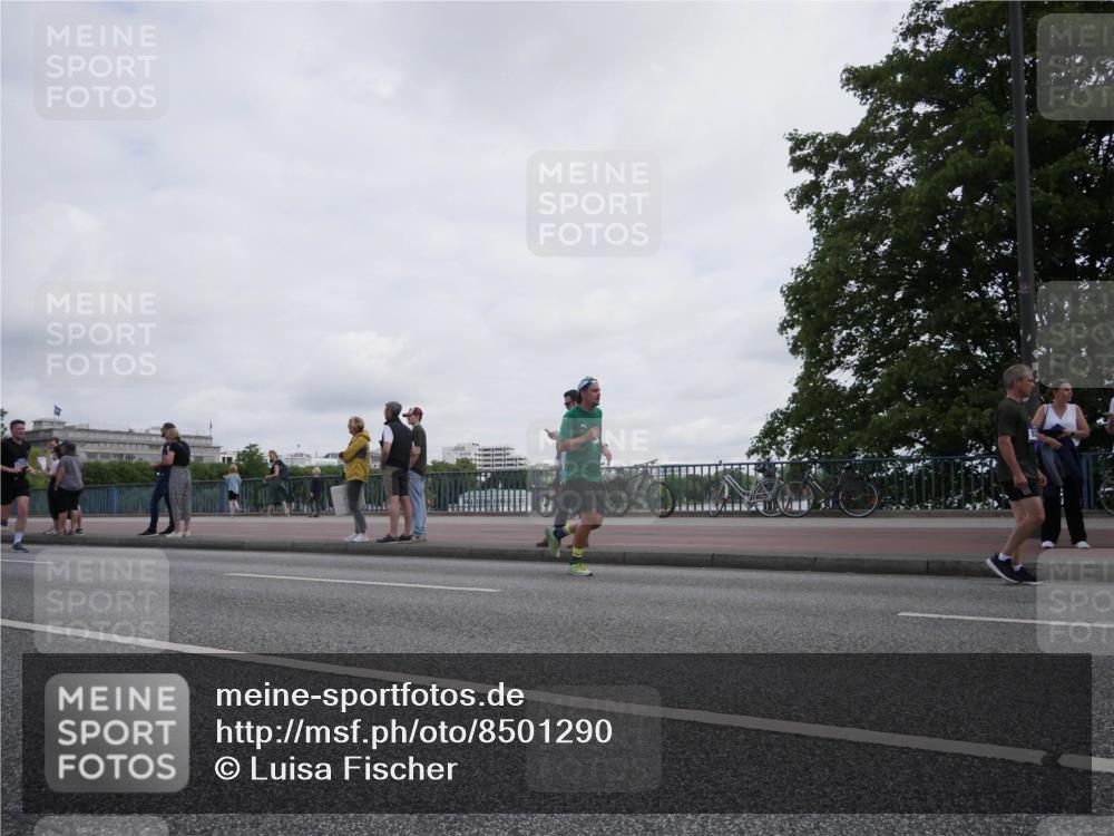 29.06.2025 - hella hamburg halbmarathon Luisa Fischer http://msf.ph/oto/8501290 29.06.2025 10:07:57 Kennedybrücke 1126, 1559, 2424, 2540, 2852, 3994, 4293, 4538, 7017, 9280, 10100, 10709, 10834 meine-sportfotos.de