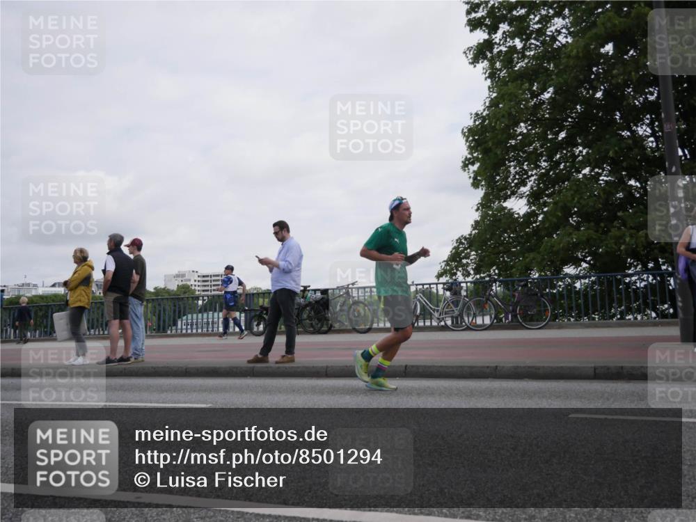 29.06.2025 - hella hamburg halbmarathon Luisa Fischer http://msf.ph/oto/8501294 29.06.2025 10:07:57 Kennedybrücke 1126, 1559, 2424, 2540, 2852, 3994, 4293, 4538, 7017, 9280, 10100, 10709, 10834 meine-sportfotos.de