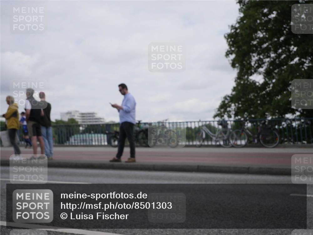 29.06.2025 - hella hamburg halbmarathon Luisa Fischer http://msf.ph/oto/8501303 29.06.2025 10:07:58 Kennedybrücke 1126, 1347, 1559, 2424, 2540, 2852, 3994, 4293, 4538, 7017, 9280, 10100, 10709, 10834 meine-sportfotos.de