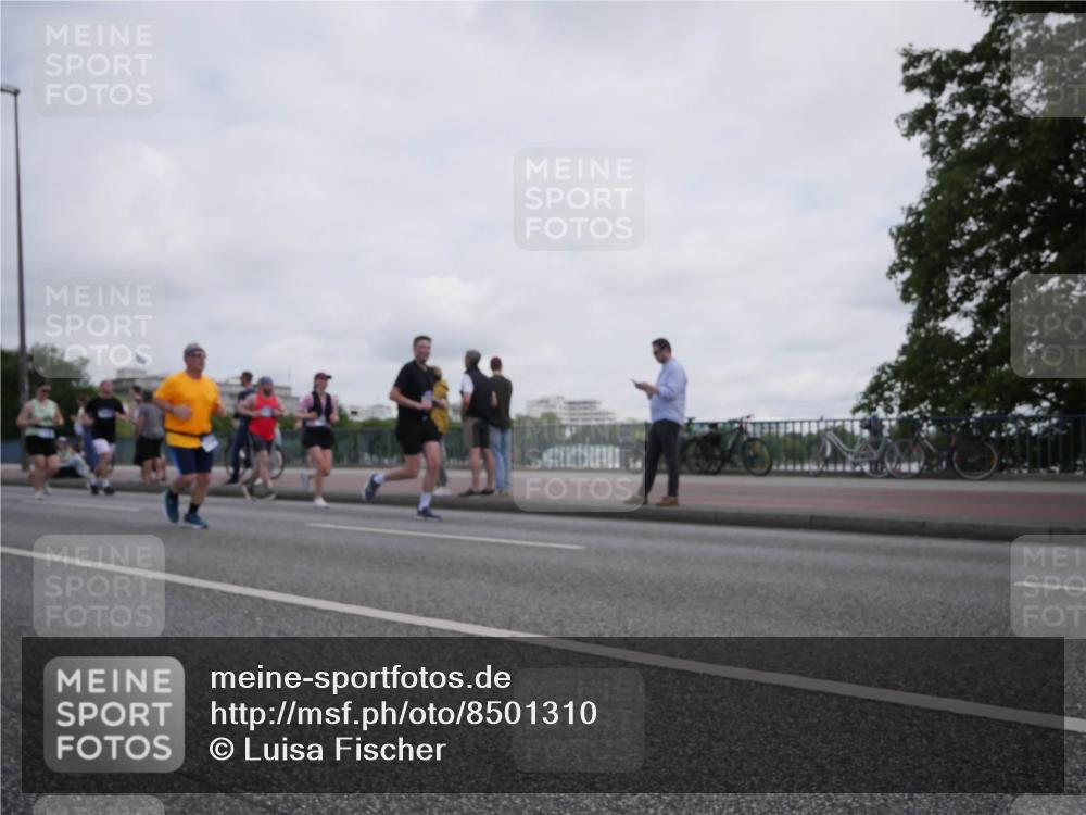 29.06.2025 - hella hamburg halbmarathon Luisa Fischer http://msf.ph/oto/8501310 29.06.2025 10:07:59 Kennedybrücke 1126, 1347, 1559, 2424, 2540, 2852, 3994, 4293, 4538, 7017, 9280, 10100, 10709, 10834 meine-sportfotos.de