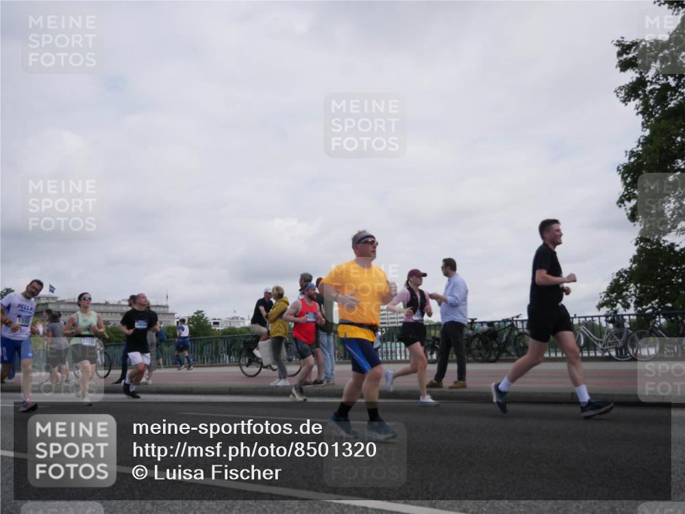 29.06.2025 - hella hamburg halbmarathon Luisa Fischer http://msf.ph/oto/8501320 29.06.2025 10:08:00 Kennedybrücke 1559, 1711, 10834, 07, 1126, 1347, 1559, 2424, 2540, 2852, 3994, 4293, 4538, 7017, 10100, 10709, 10834 meine-sportfotos.de