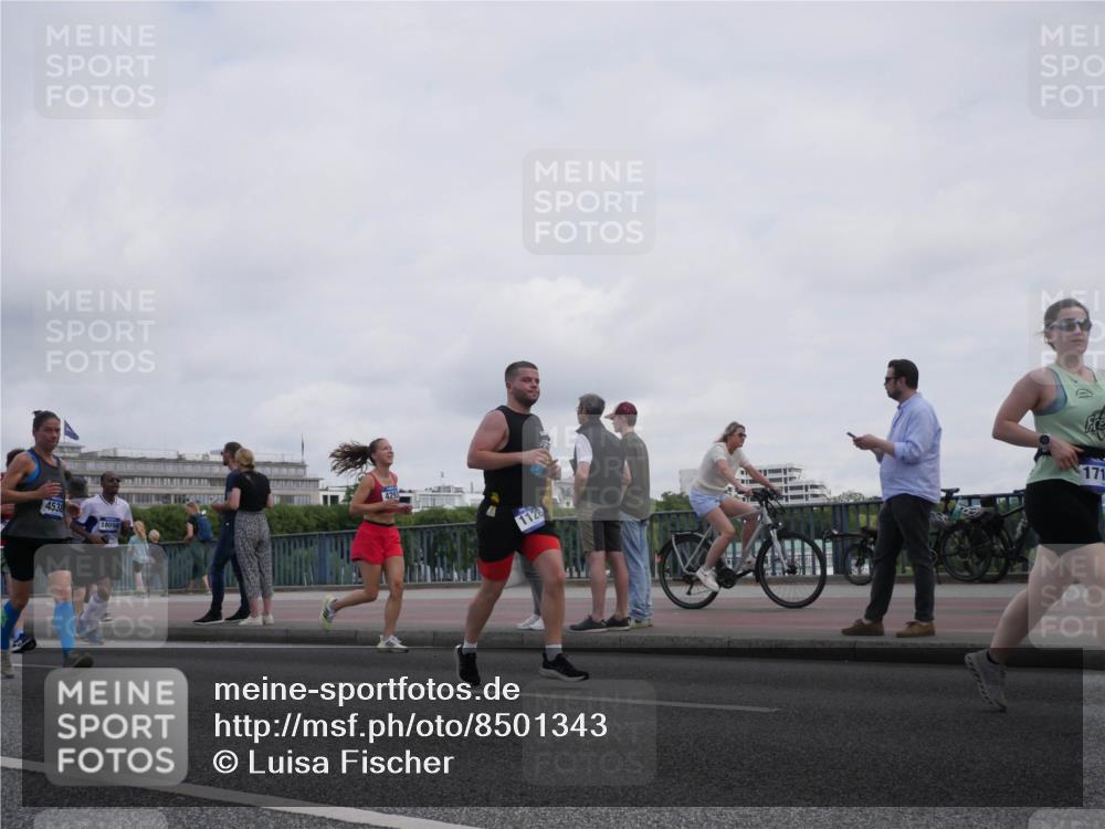 29.06.2025 - hella hamburg halbmarathon Luisa Fischer http://msf.ph/oto/8501343 29.06.2025 10:08:03 Kennedybrücke 4538, 18098, 1126, 171, 1126, 1347, 1559, 2424, 2540, 2852, 4293, 4538, 6907, 6908, 7017, 10100, 10709, 10834 meine-sportfotos.de