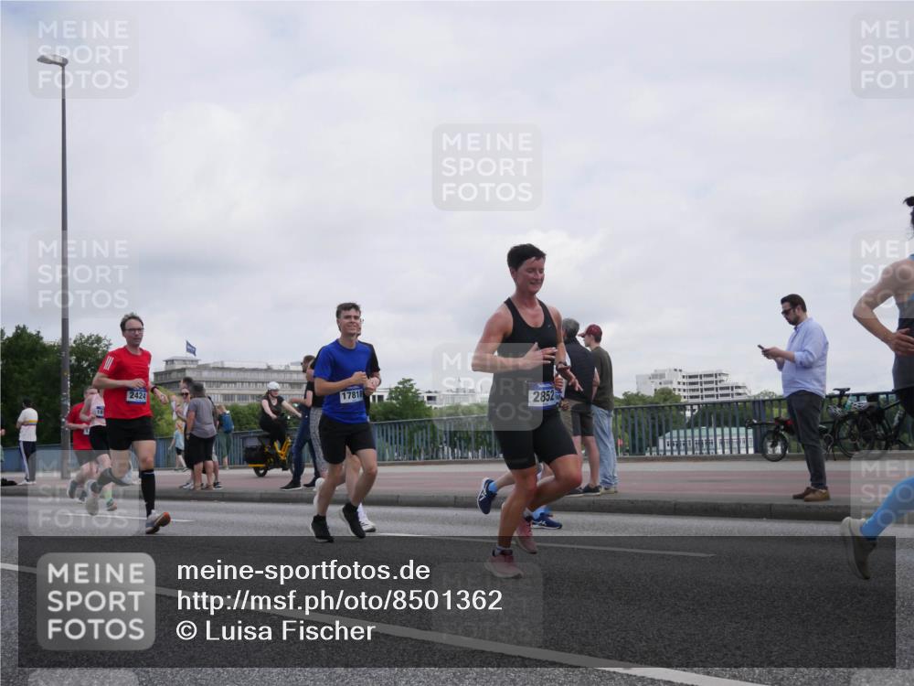 29.06.2025 - hella hamburg halbmarathon Luisa Fischer http://msf.ph/oto/8501362 29.06.2025 10:08:05 Kennedybrücke 18, 2424, 17818, 2852, 1126, 1347, 2424, 2540, 2852, 4293, 4538, 6907, 6908, 7017, 10834 meine-sportfotos.de