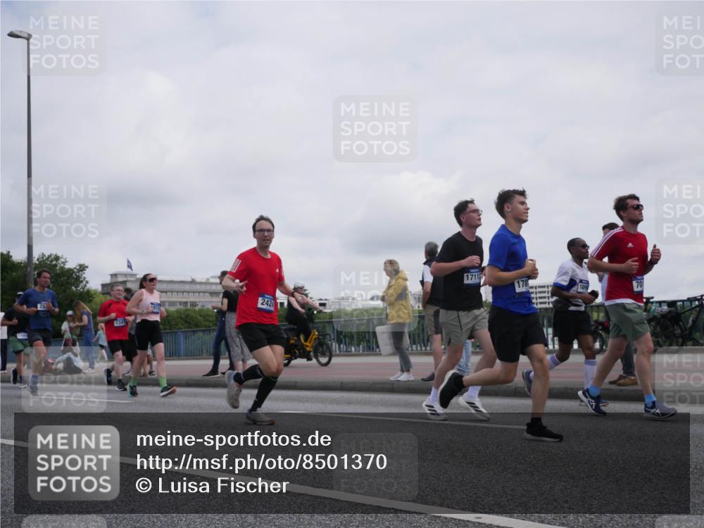 29.06.2025 - hella hamburg halbmarathon Luisa Fischer http://msf.ph/oto/8501370 29.06.2025 10:08:06 Kennedybrücke 2424, 1911, 134, 1711, 178, 701, 1126, 1347, 2424, 2540, 2852, 4293, 4394, 4538, 6907, 6908, 7017 meine-sportfotos.de