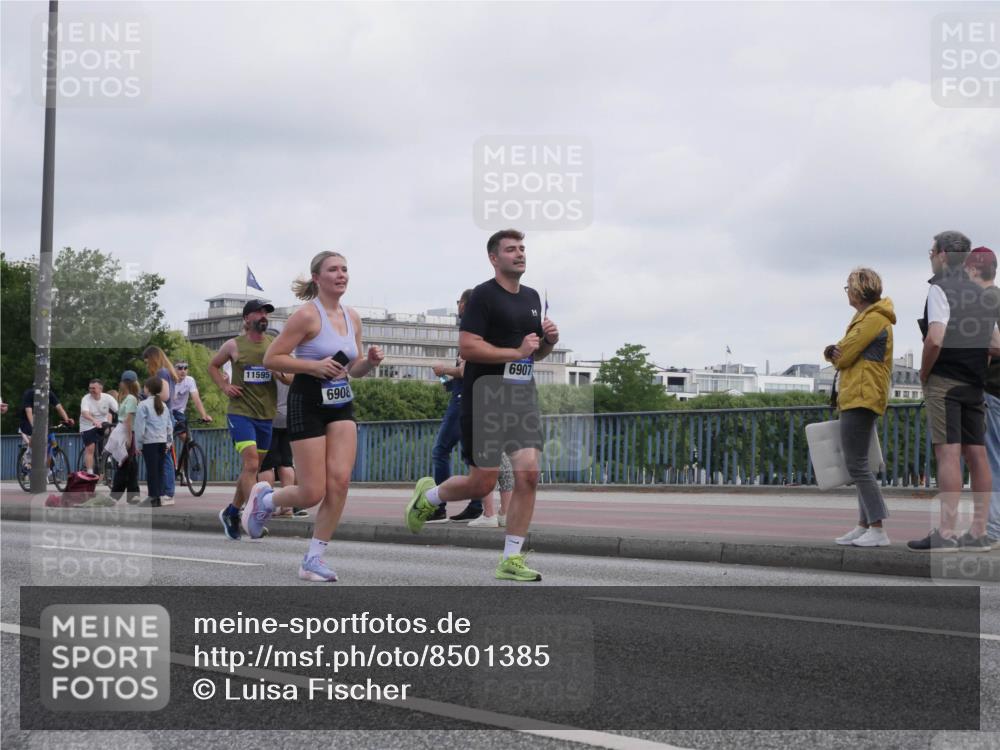 29.06.2025 - hella hamburg halbmarathon Luisa Fischer http://msf.ph/oto/8501385 29.06.2025 10:08:11 Kennedybrücke 11595, 6907, 6908, 1347, 3071, 4394, 6907, 6908, 7826 meine-sportfotos.de
