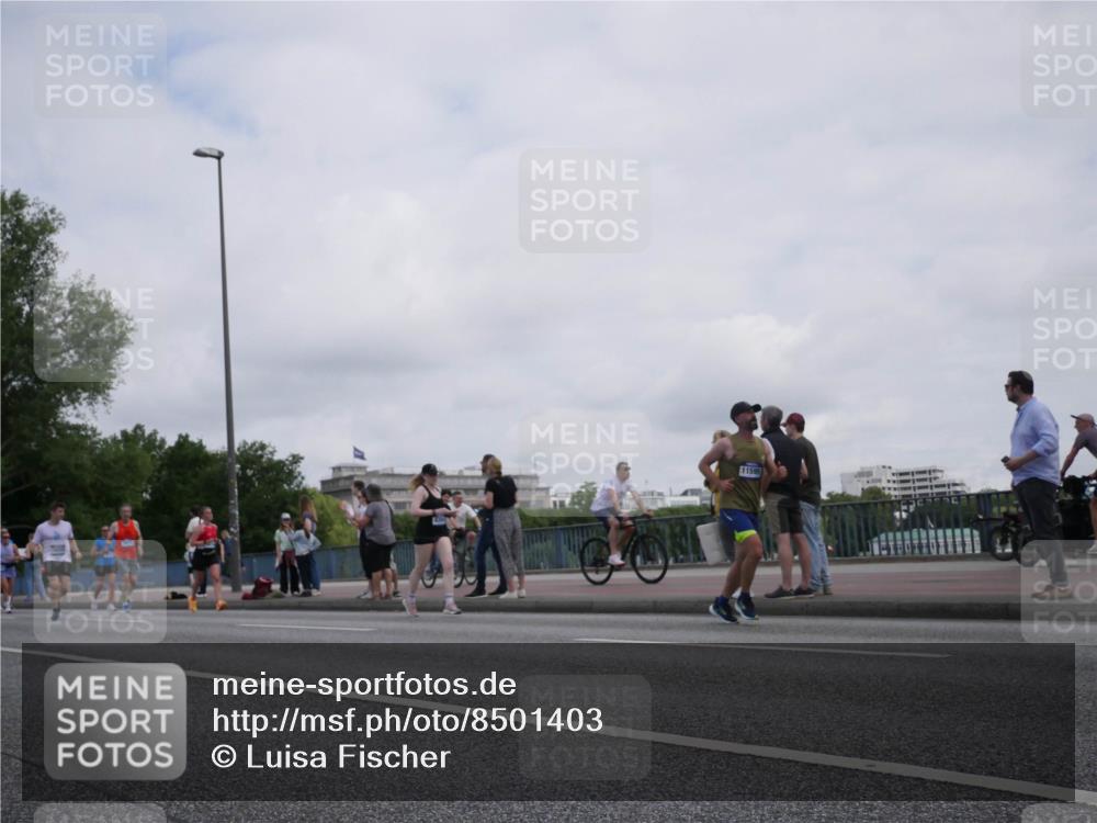 29.06.2025 - hella hamburg halbmarathon Luisa Fischer http://msf.ph/oto/8501403 29.06.2025 10:08:13 Kennedybrücke 11595, 1213, 3071, 4394, 5869, 6907, 6908, 7826 meine-sportfotos.de