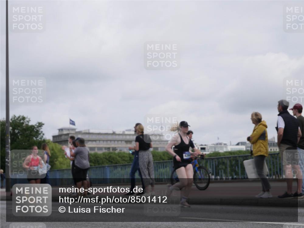 29.06.2025 - hella hamburg halbmarathon Luisa Fischer http://msf.ph/oto/8501412 29.06.2025 10:08:14 Kennedybrücke 1213, 3071, 4394, 5869, 6907, 6908, 7826 meine-sportfotos.de