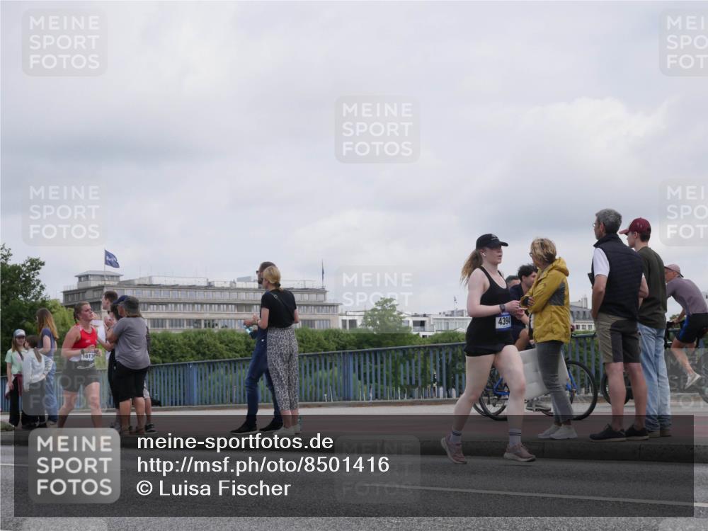 29.06.2025 - hella hamburg halbmarathon Luisa Fischer http://msf.ph/oto/8501416 29.06.2025 10:08:15 Kennedybrücke 1613, 4394, 1213, 3071, 4394, 5869, 6907, 6908, 7826 meine-sportfotos.de