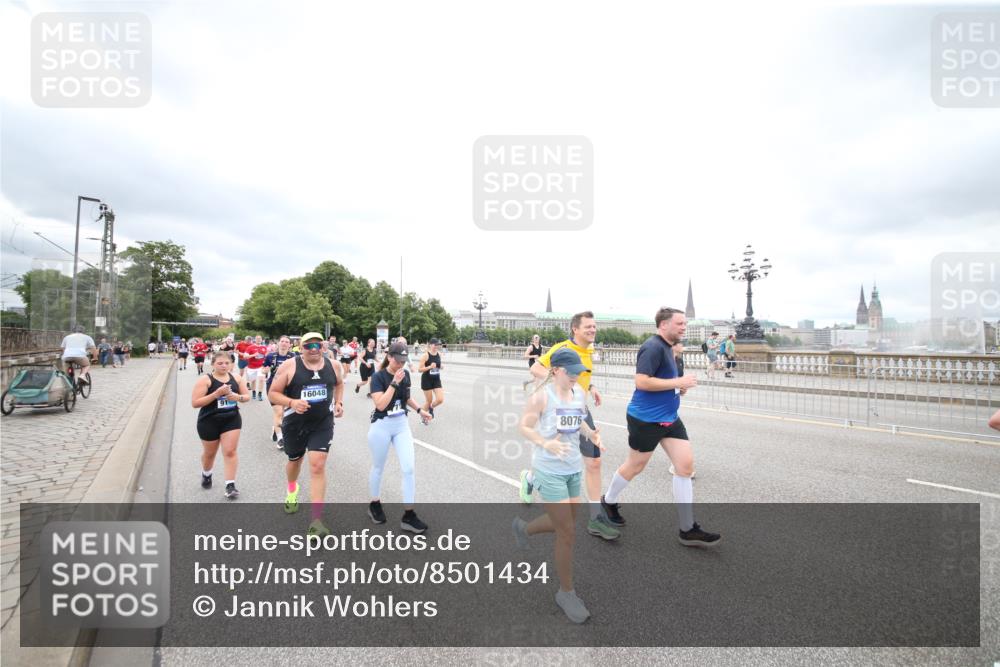 29.06.2025 - hella hamburg halbmarathon Jannik Wohlers http://msf.ph/oto/8501434 29.06.2025 10:57:57 Lombardsbrücke 1001, 1845, 2043, 2273, 2275, 3540, 3868, 4117, 5104, 5159, 5655, 5782, 5988, 6825, 7262, 7617, 7664, 7783, 8076, 8439, 8440, 8441, 8442, 8888, 9123, 9239, 9636, 10462, 10473, 10498, 10937, 11708, 12023, 12024, 12310, 12433, 12968, 13218, 13226, 13355, 13356, 13469, 13547, 14533, 14584, 14634, 14935, 15916, 15926, 16048, 16329, 16408, 16561, 16878, 17227, 17228, 18822, 19183 meine-sportfotos.de