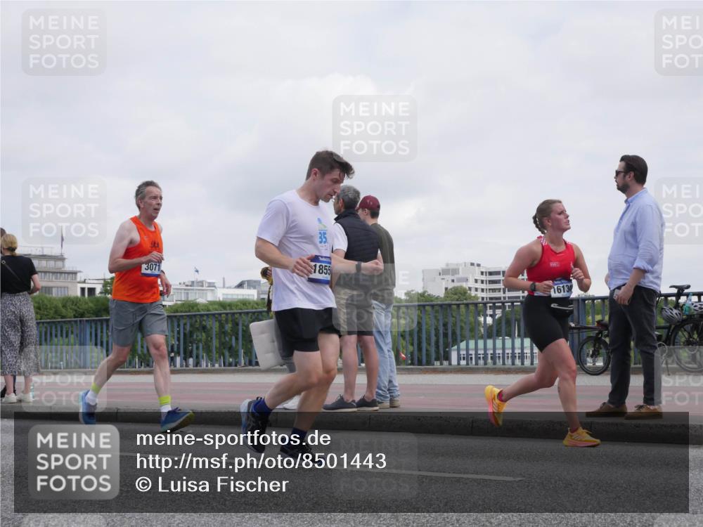 29.06.2025 - hella hamburg halbmarathon Luisa Fischer http://msf.ph/oto/8501443 29.06.2025 10:08:18 Kennedybrücke 1855, 1613, 1213, 3071, 3578, 4394, 5869, 7826, 8316 meine-sportfotos.de