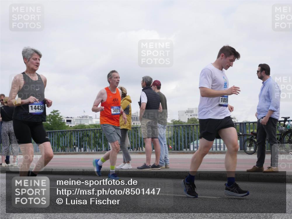 29.06.2025 - hella hamburg halbmarathon Luisa Fischer http://msf.ph/oto/8501447 29.06.2025 10:08:19 Kennedybrücke 14436, 3071, 1855, 1213, 3071, 3578, 4394, 5869, 7826, 8316, 9165 meine-sportfotos.de