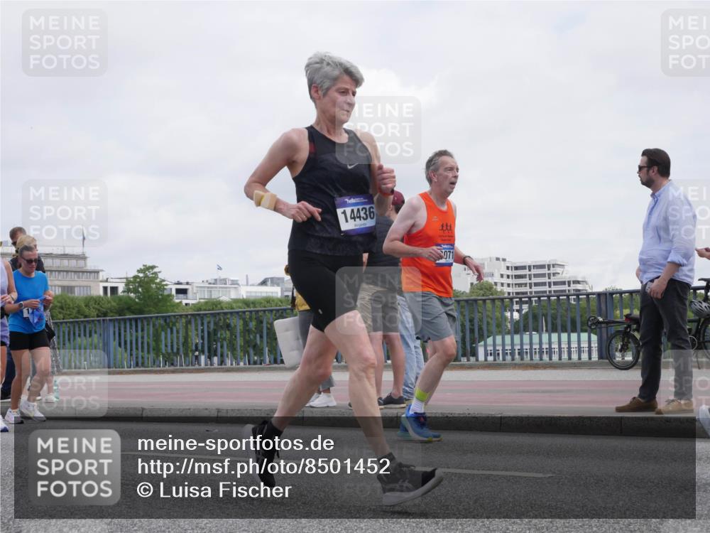 29.06.2025 - hella hamburg halbmarathon Luisa Fischer http://msf.ph/oto/8501452 29.06.2025 10:08:19 Kennedybrücke 14436, 971, 1213, 3071, 3578, 4394, 5869, 7826, 8316, 9165 meine-sportfotos.de
