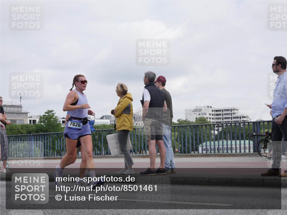 29.06.2025 - hella hamburg halbmarathon Luisa Fischer http://msf.ph/oto/8501461 29.06.2025 10:08:20 Kennedybrücke 7826, 1213, 3071, 3578, 5869, 7826, 8316, 9165, 9680, 10694 meine-sportfotos.de