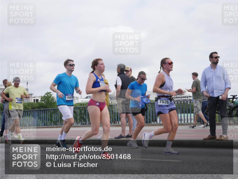 29.06.2025 - hella hamburg halbmarathon Luisa Fischer http://msf.ph/oto/8501468 29.06.2025 10:08:21 Kennedybrücke 16478, 7826, 5869, 1213, 2298, 3071, 3578, 5869, 6059, 7826, 8316, 9007, 9165, 9680, 10694 meine-sportfotos.de