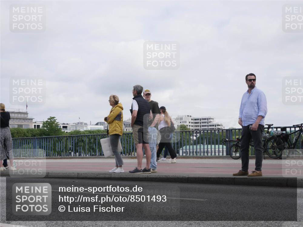 29.06.2025 - hella hamburg halbmarathon Luisa Fischer http://msf.ph/oto/8501493 29.06.2025 10:08:24 Kennedybrücke 1213, 1863, 2298, 3578, 5869, 6059, 7826, 8316, 8999, 9007, 9019, 9075, 9165, 9680, 10694 meine-sportfotos.de