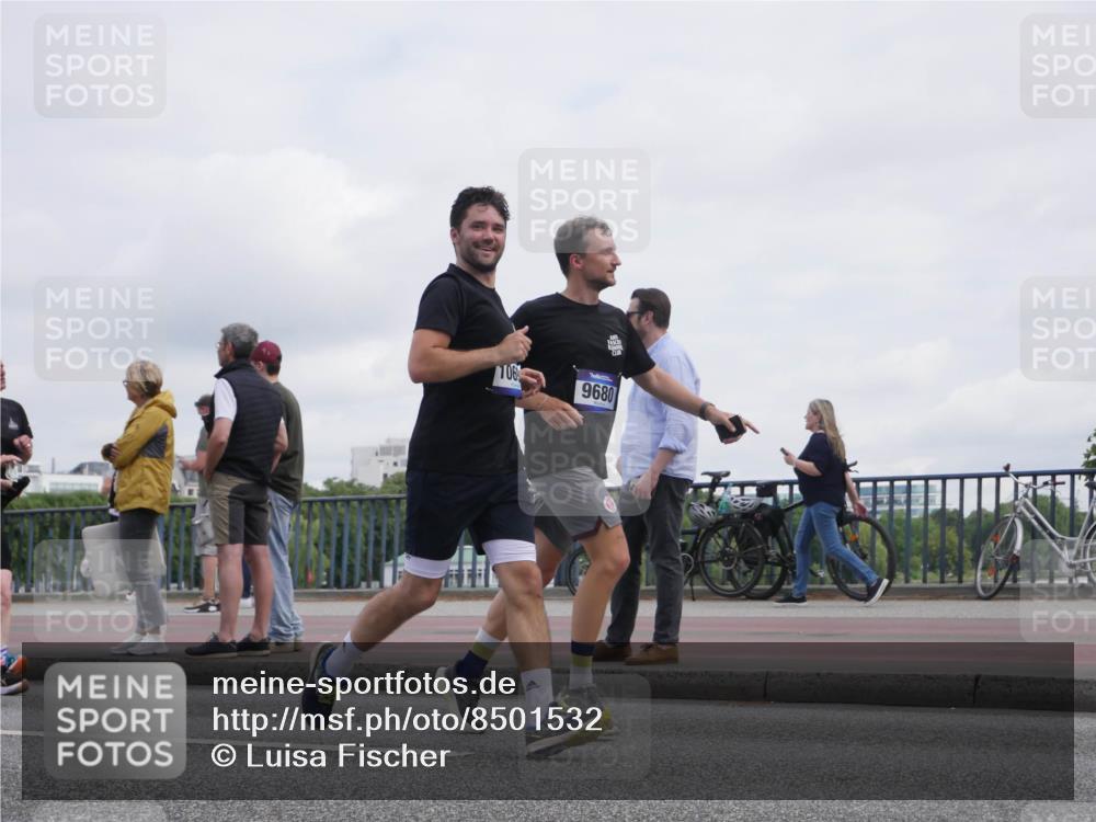 29.06.2025 - hella hamburg halbmarathon Luisa Fischer http://msf.ph/oto/8501532 29.06.2025 10:08:30 Kennedybrücke 106, 9680, 1863, 2298, 3578, 4014, 4220, 5073, 6059, 8316, 8999, 9007, 9019, 9075, 9165, 9361, 9559, 9680, 10694 meine-sportfotos.de