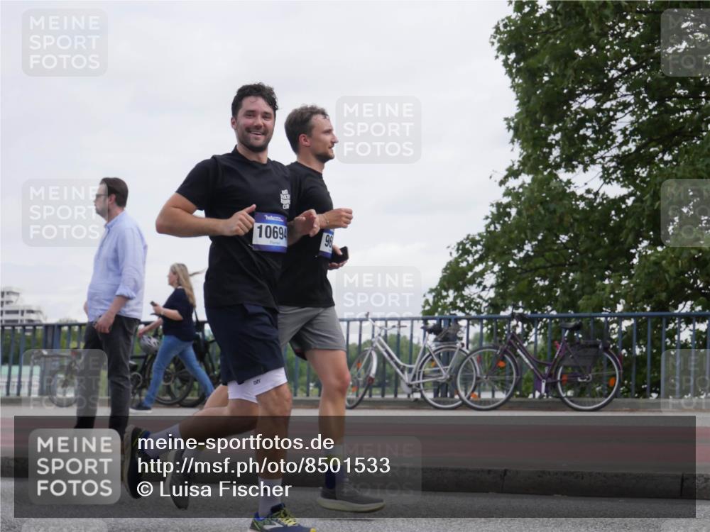 29.06.2025 - hella hamburg halbmarathon Luisa Fischer http://msf.ph/oto/8501533 29.06.2025 10:08:31 Kennedybrücke 10694, 96, 1863, 2298, 3578, 4014, 4220, 5073, 6059, 8999, 9007, 9019, 9075, 9165, 9361, 9559, 9680, 10694 meine-sportfotos.de