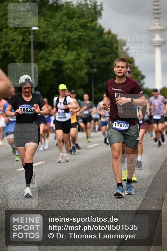 29.06.2025 - hella hamburg halbmarathon Dr. Thomas Lammeyer http://msf.ph/oto/8501535 29.06.2025 10:25:09 Kennedybrücke 1266, 1658, 2101, 2325, 2383, 2923, 2986, 3161, 3247, 3434, 3781, 3813, 4082, 4154, 4350, 5041, 5181, 5625, 5767, 5811, 5812, 6275, 6308, 6608, 6844, 7018, 7608, 8113, 8146, 8724, 8726, 8844, 8940, 9005, 9011, 9100, 9236, 9501, 9981, 10350, 10585, 10602, 11145 meine-sportfotos.de