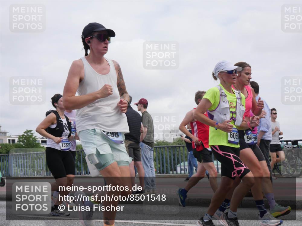 29.06.2025 - hella hamburg halbmarathon Luisa Fischer http://msf.ph/oto/8501548 29.06.2025 10:08:32 Kennedybrücke 13221, 579, 867, 6059, 90, 1863, 2298, 4014, 4220, 4782, 5073, 6059, 8727, 8999, 9007, 9019, 9075, 9165, 9361, 9559, 9680, 10694 meine-sportfotos.de