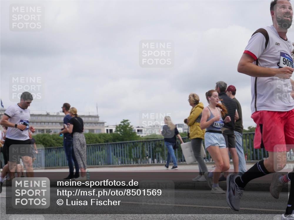 29.06.2025 - hella hamburg halbmarathon Luisa Fischer http://msf.ph/oto/8501569 29.06.2025 10:08:35 Kennedybrücke 11784, 9075, 1863, 4014, 4220, 4782, 4868, 5073, 8727, 8999, 9019, 9075, 9361, 9559, 9736 meine-sportfotos.de