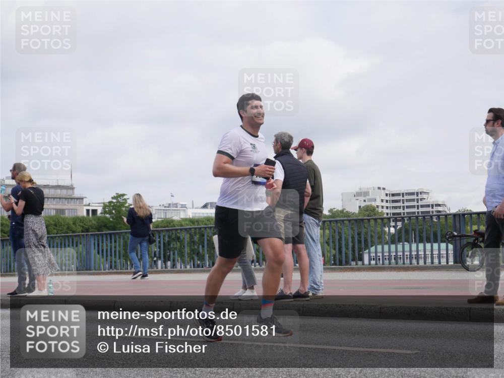 29.06.2025 - hella hamburg halbmarathon Luisa Fischer http://msf.ph/oto/8501581 29.06.2025 10:08:37 Kennedybrücke 4014, 4220, 4782, 4868, 5073, 8727, 9075, 9361, 9559, 9736, 9737, 9738 meine-sportfotos.de