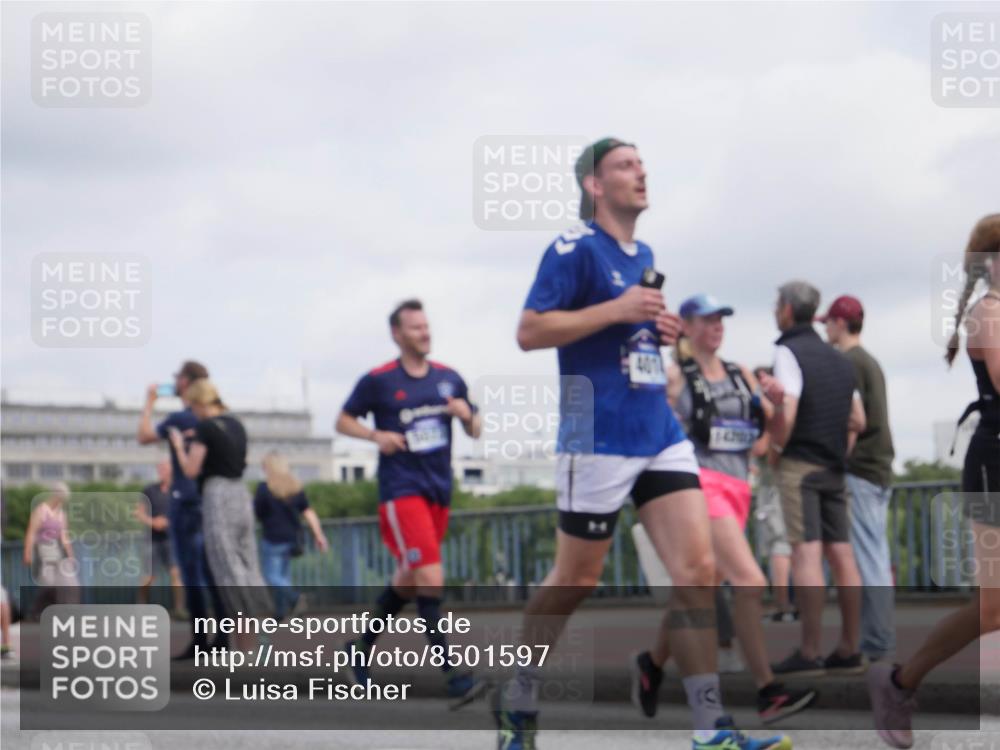 29.06.2025 - hella hamburg halbmarathon Luisa Fischer http://msf.ph/oto/8501597 29.06.2025 10:08:39 Kennedybrücke 401, 4014, 4220, 4782, 4868, 5073, 7138, 8727, 9361, 9559, 9736, 9737, 9738 meine-sportfotos.de