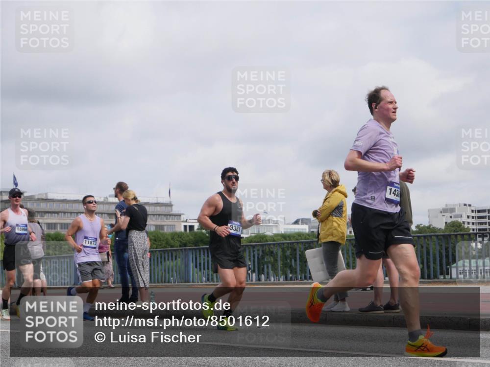 29.06.2025 - hella hamburg halbmarathon Luisa Fischer http://msf.ph/oto/8501612 29.06.2025 10:08:40 Kennedybrücke 18966, 11873, 9361, 1436, 4014, 4220, 4782, 4868, 5073, 7138, 8727, 9361, 9736, 9737, 9738 meine-sportfotos.de