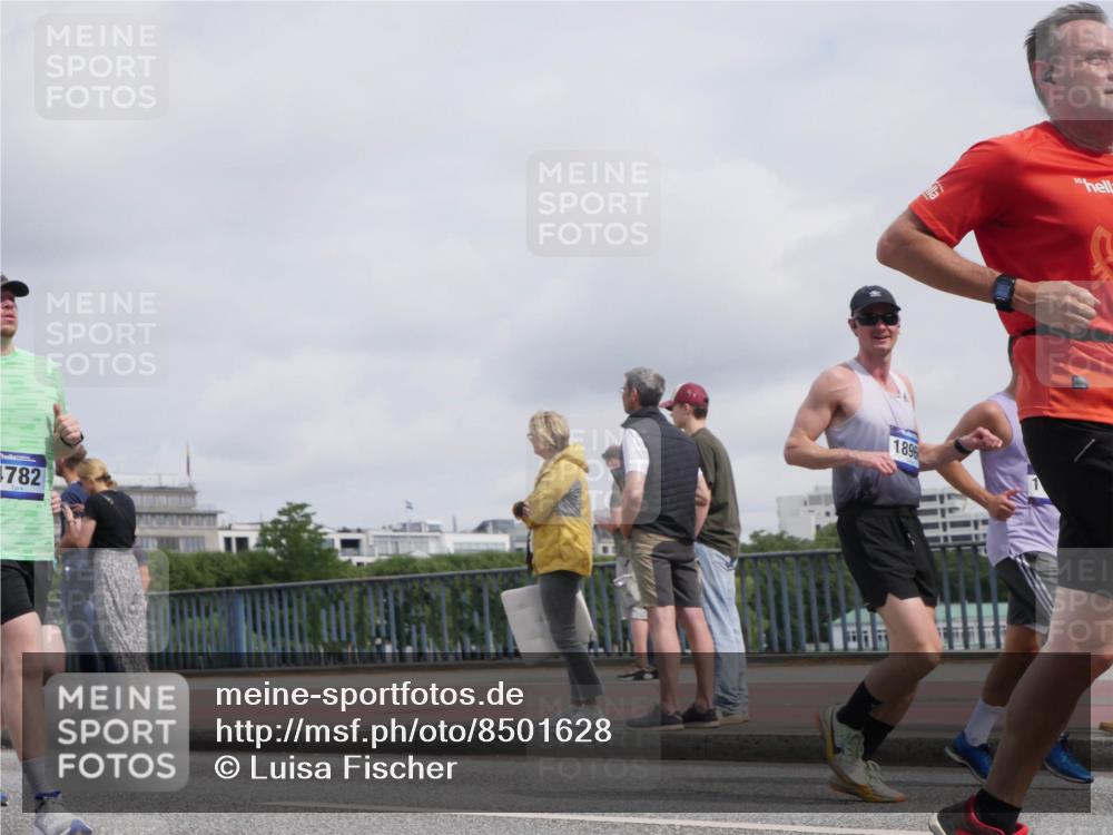 29.06.2025 - hella hamburg halbmarathon Luisa Fischer http://msf.ph/oto/8501628 29.06.2025 10:08:43 Kennedybrücke 1782, 1896, 30, 2288, 3461, 4782, 4868, 5073, 7138, 8727, 9339, 9361, 9736, 9737, 9738 meine-sportfotos.de