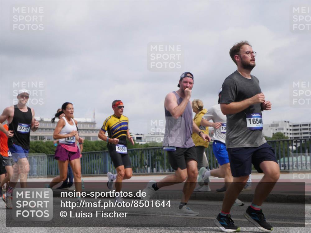 29.06.2025 - hella hamburg halbmarathon Luisa Fischer http://msf.ph/oto/8501644 29.06.2025 10:08:45 Kennedybrücke 9737, 9736, 4868, 13, 16546, 2288, 3461, 4782, 4868, 7138, 8727, 9339, 9736, 9737, 9738 meine-sportfotos.de