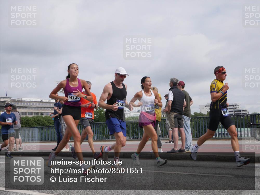 29.06.2025 - hella hamburg halbmarathon Luisa Fischer http://msf.ph/oto/8501651 29.06.2025 10:08:46 Kennedybrücke 12557, 9730, 15145, 9737, 9736, 488, 2288, 3461, 4868, 7138, 9339, 9736, 9737, 9738 meine-sportfotos.de