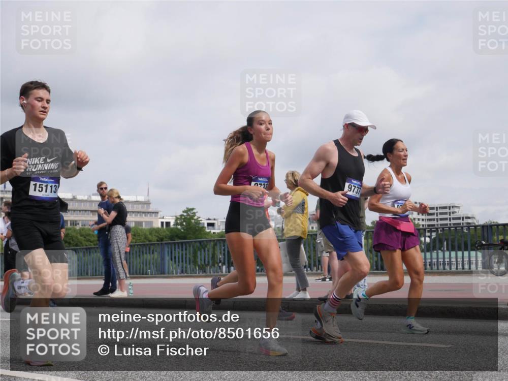 29.06.2025 - hella hamburg halbmarathon Luisa Fischer http://msf.ph/oto/8501656 29.06.2025 10:08:47 Kennedybrücke 555555, 15113, 728, 9737, 2288, 3461, 4868, 7138, 9339, 9736, 9737, 9738, 10343 meine-sportfotos.de