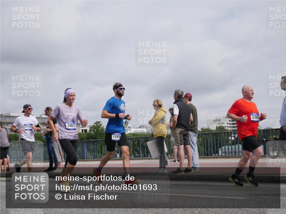 29.06.2025 - hella hamburg halbmarathon Luisa Fischer http://msf.ph/oto/8501693 29.06.2025 10:08:52 Kennedybrücke 3461, 1292, 2288, 3461, 5762, 7302, 9339, 10343, 10791 meine-sportfotos.de