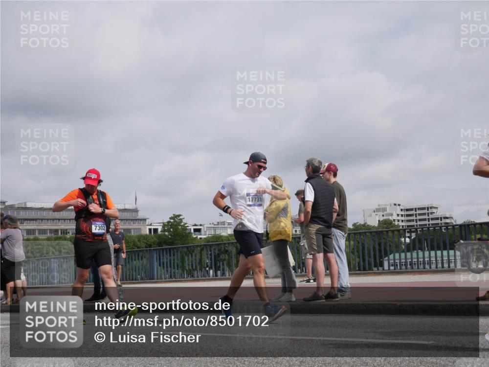 29.06.2025 - hella hamburg halbmarathon Luisa Fischer http://msf.ph/oto/8501702 29.06.2025 10:08:53 Kennedybrücke 7302, 17731, 2288, 3461, 5762, 7302, 8894, 9339, 10343, 10791 meine-sportfotos.de