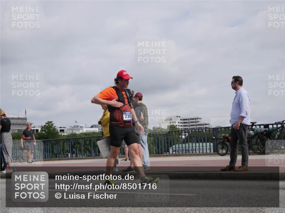 29.06.2025 - hella hamburg halbmarathon Luisa Fischer http://msf.ph/oto/8501716 29.06.2025 10:08:55 Kennedybrücke 7302, 1229, 1842, 2288, 3461, 5762, 7302, 8049, 8894, 9477, 10343, 10791 meine-sportfotos.de