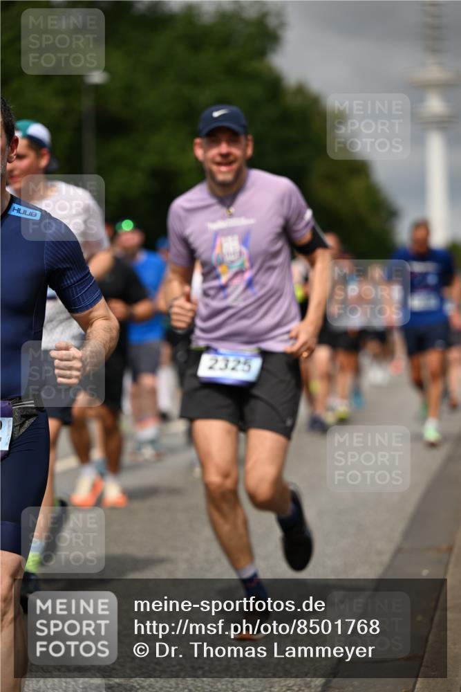 29.06.2025 - hella hamburg halbmarathon Dr. Thomas Lammeyer http://msf.ph/oto/8501768 29.06.2025 10:25:16 Kennedybrücke 1028, 1266, 1658, 2101, 2325, 2383, 2923, 2956, 2986, 3161, 3247, 3434, 3781, 3813, 4082, 4350, 5041, 5373, 5625, 5767, 6275, 6308, 7018, 7553, 7608, 8113, 8146, 8724, 8726, 8844, 9100, 9108, 9501, 9981, 10050, 10350, 10585, 10602, 11145 meine-sportfotos.de