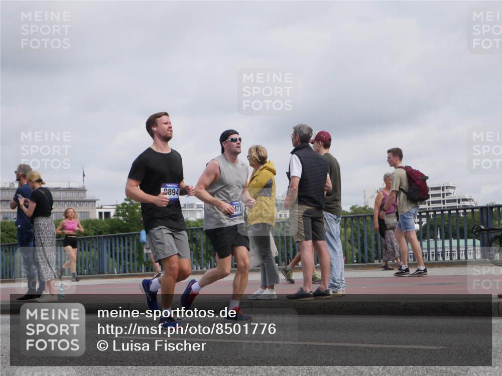 29.06.2025 - hella hamburg halbmarathon Luisa Fischer http://msf.ph/oto/8501776 29.06.2025 10:09:03 Kennedybrücke 9894, 477, 1229, 1842, 5762, 8049, 8894, 8909, 9477, 9917 meine-sportfotos.de