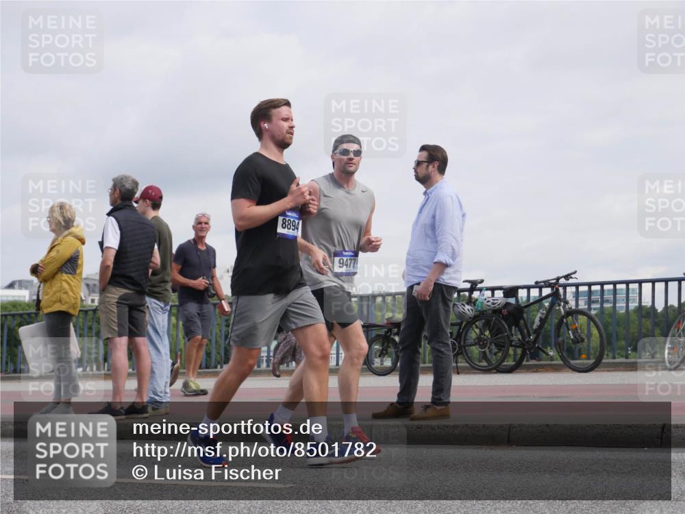 29.06.2025 - hella hamburg halbmarathon Luisa Fischer http://msf.ph/oto/8501782 29.06.2025 10:09:04 Kennedybrücke 8894, 9477, 1229, 1842, 4169, 8049, 8894, 8909, 9477, 9917 meine-sportfotos.de