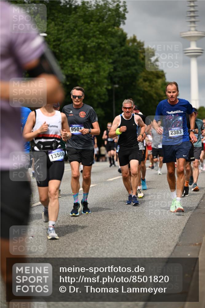 29.06.2025 - hella hamburg halbmarathon Dr. Thomas Lammeyer http://msf.ph/oto/8501820 29.06.2025 10:25:17 Kennedybrücke 1028, 1266, 1658, 2325, 2383, 2923, 2956, 2986, 3161, 3247, 3434, 3781, 3813, 4082, 4350, 5041, 5373, 5625, 5767, 6275, 6308, 7018, 7553, 7608, 8146, 8724, 8726, 8844, 9100, 9108, 9501, 10050, 10350, 10585, 10602, 11145 meine-sportfotos.de