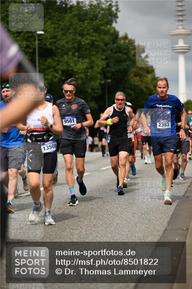 29.06.2025 - hella hamburg halbmarathon Dr. Thomas Lammeyer http://msf.ph/oto/8501822 29.06.2025 10:25:17 Kennedybrücke 1028, 1266, 1658, 2325, 2383, 2923, 2956, 2986, 3161, 3247, 3434, 3781, 3813, 4082, 4350, 5041, 5373, 5625, 5767, 6275, 6308, 7018, 7553, 7608, 8146, 8724, 8726, 8844, 9100, 9108, 9501, 10050, 10350, 10585, 10602, 11145 meine-sportfotos.de