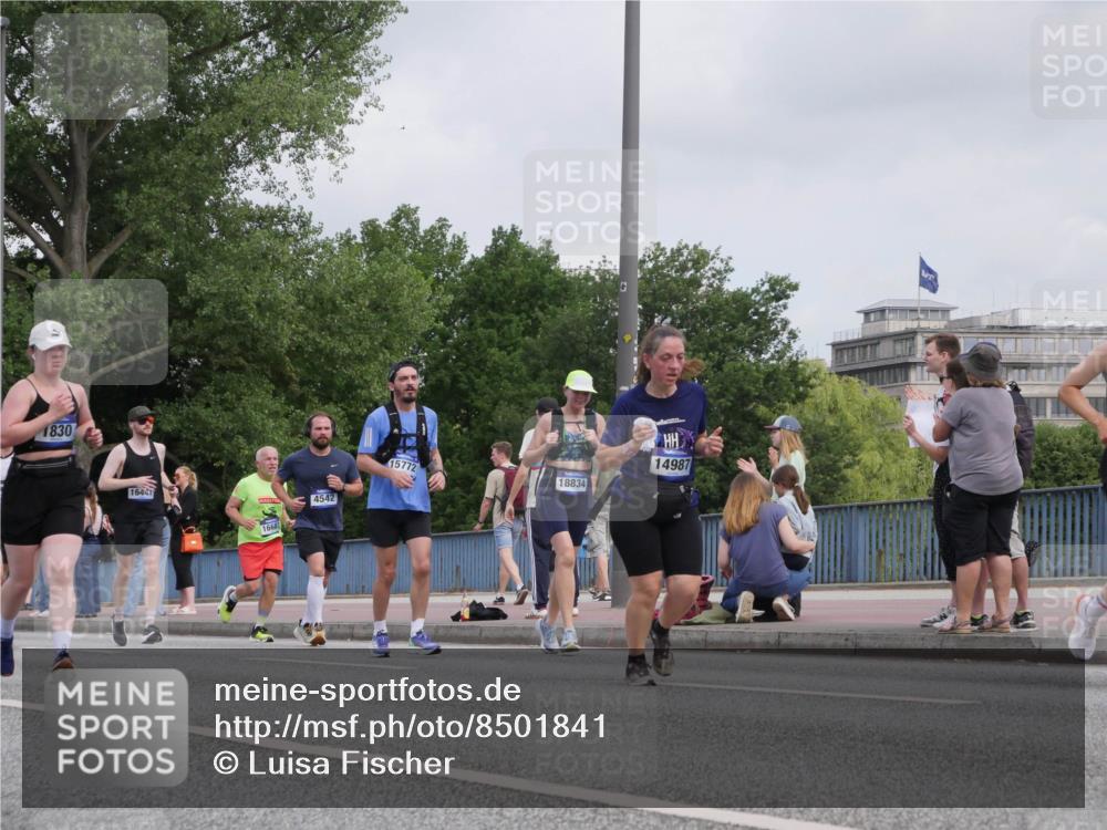 29.06.2025 - hella hamburg halbmarathon Luisa Fischer http://msf.ph/oto/8501841 29.06.2025 10:09:18 Kennedybrücke 1830, 164, 4542, 16687, 14987, 15772, 18834, 1830, 2471, 2624, 3062, 4542, 6014, 7741, 8290, 8744, 10214, 10781 meine-sportfotos.de