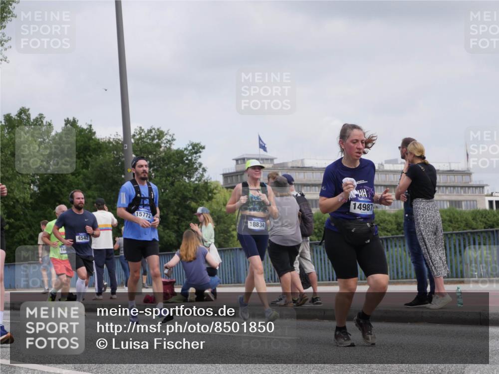 29.06.2025 - hella hamburg halbmarathon Luisa Fischer http://msf.ph/oto/8501850 29.06.2025 10:09:19 Kennedybrücke 16, 4542, 15772, 18834, 14987, 1830, 2471, 2624, 4542, 5431, 6014, 7741, 8290, 8744, 10214, 10781 meine-sportfotos.de