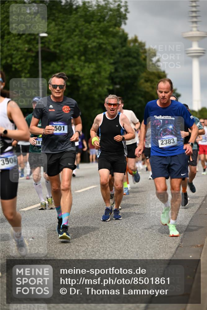 29.06.2025 - hella hamburg halbmarathon Dr. Thomas Lammeyer http://msf.ph/oto/8501861 29.06.2025 10:25:18 Kennedybrücke 1028, 1266, 1658, 2325, 2383, 2923, 2956, 2986, 3161, 3247, 3434, 3781, 3813, 4082, 4350, 5041, 5373, 5625, 5767, 6275, 6308, 7018, 7553, 7608, 8724, 8726, 8844, 9100, 9108, 9501, 10050, 10350, 10585, 10602, 11145 meine-sportfotos.de